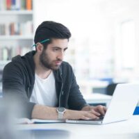 4 Benefits of Taking Online English Classes