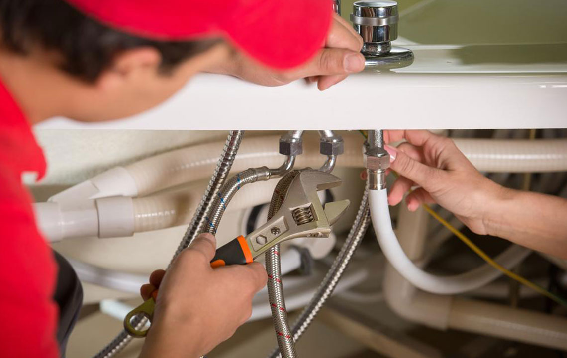 5 factors to be taken care of before hiring plumbing services