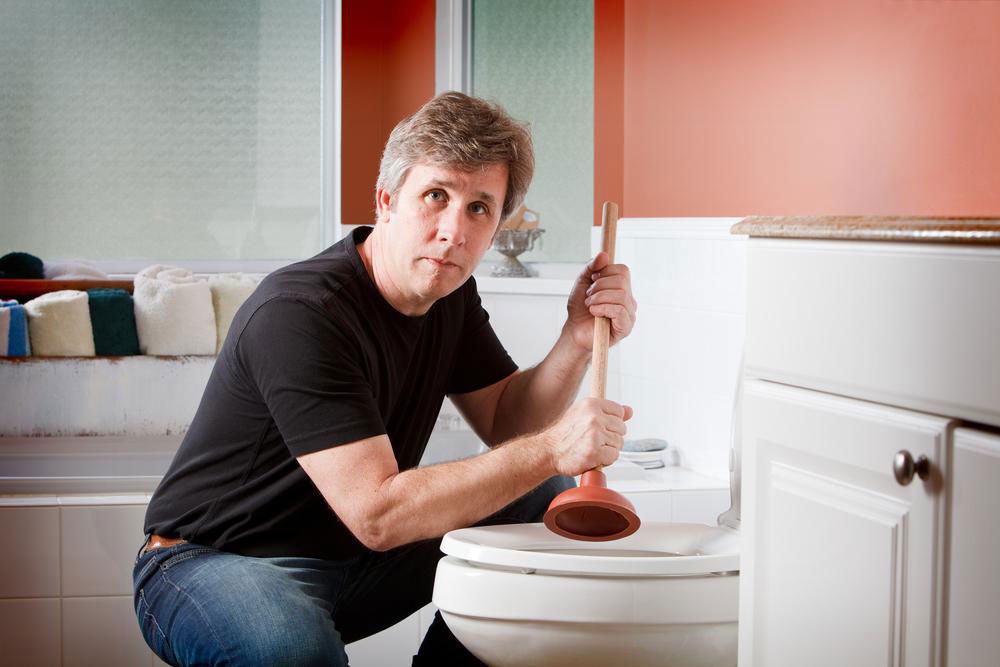 Here&#8217;s what you should know about clogged toilet repair