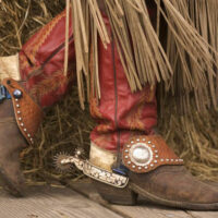 Tips on buying the right pair of cowgirl boots