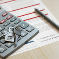 Pros and cons of mortgage brokers